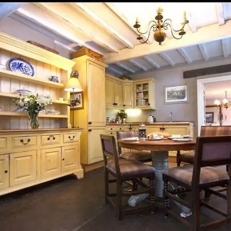 Cowperthwaite Farm Country house *