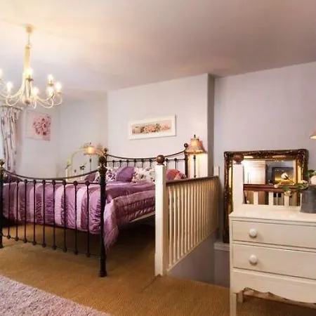 Cowperthwaite Farm Country house *